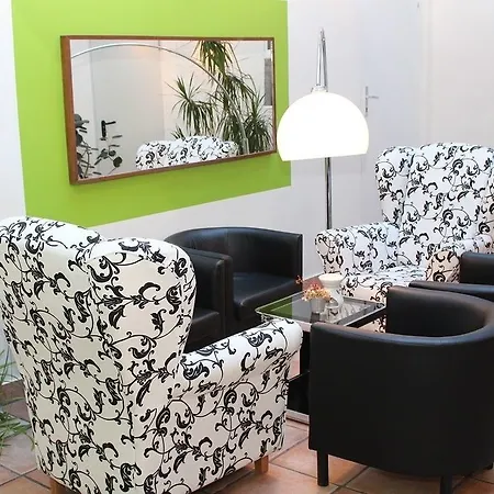 Cityhotel Am Domplatz Self-checkin 3*