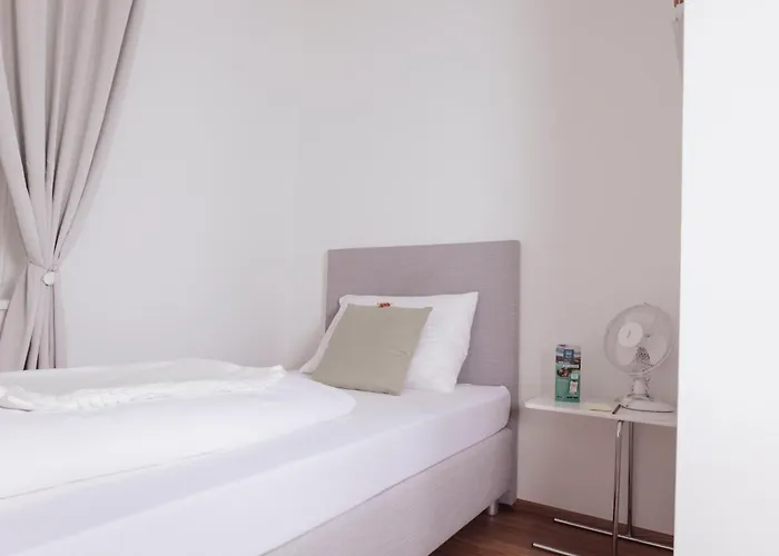 מלון Cityhotel Am Domplatz Self-checkin 3*